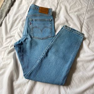 Levi’s Button Fly Wedgie Fit Jeans Size 28